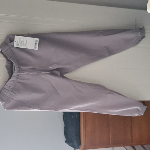 On The Fly Joggers - Picture 2 of 3